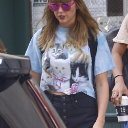 07-13 - Leaving her apartment in New York City - New York